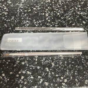 Clinique eye liner brush